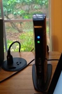 Plugable docking station